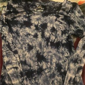 Girls size ten blue tye dye justice shirt